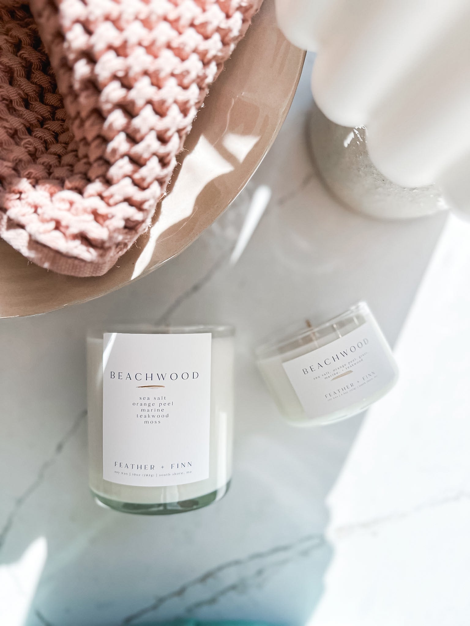 Fin and Feather Beachwood Candle - Thumbnail 2